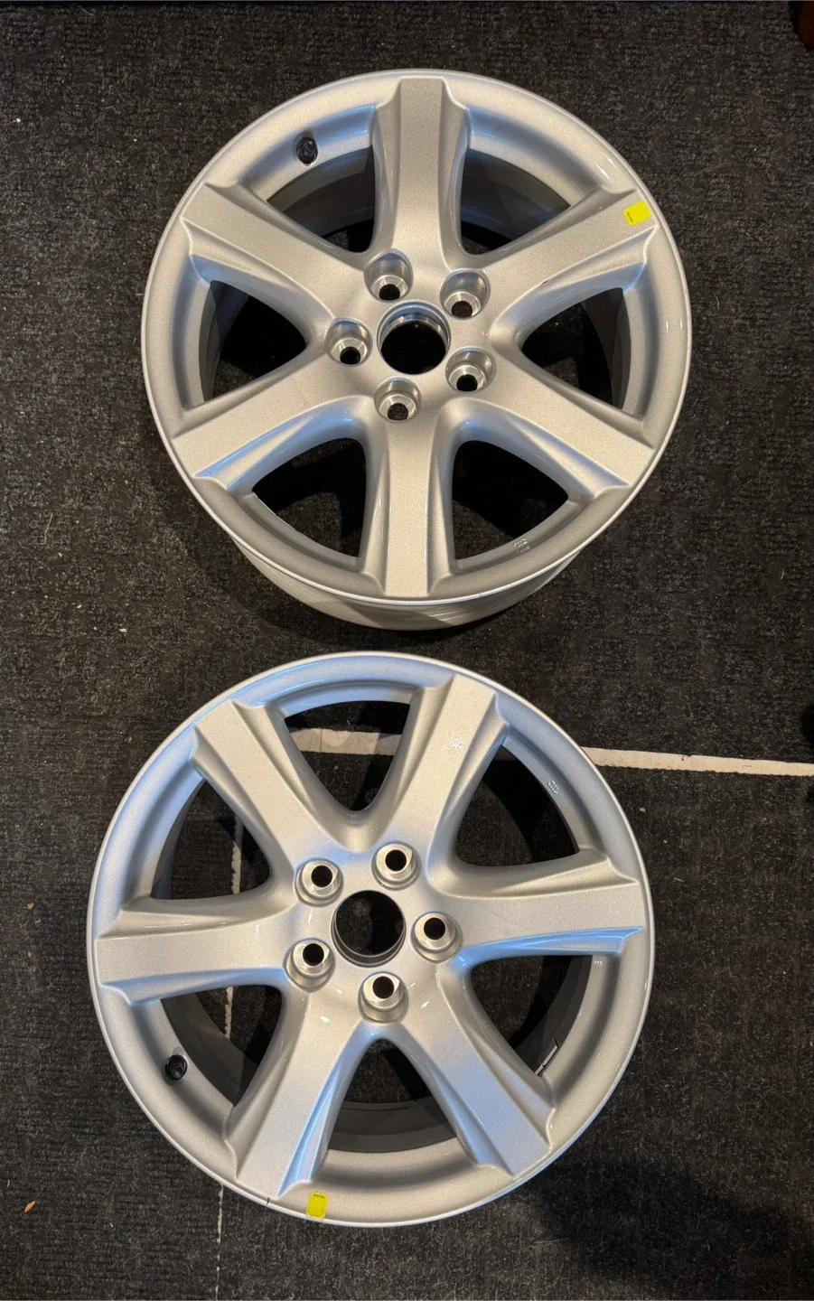 New OEM Toyota Alloy Rims 17 inch (2 available) image indicator(4)