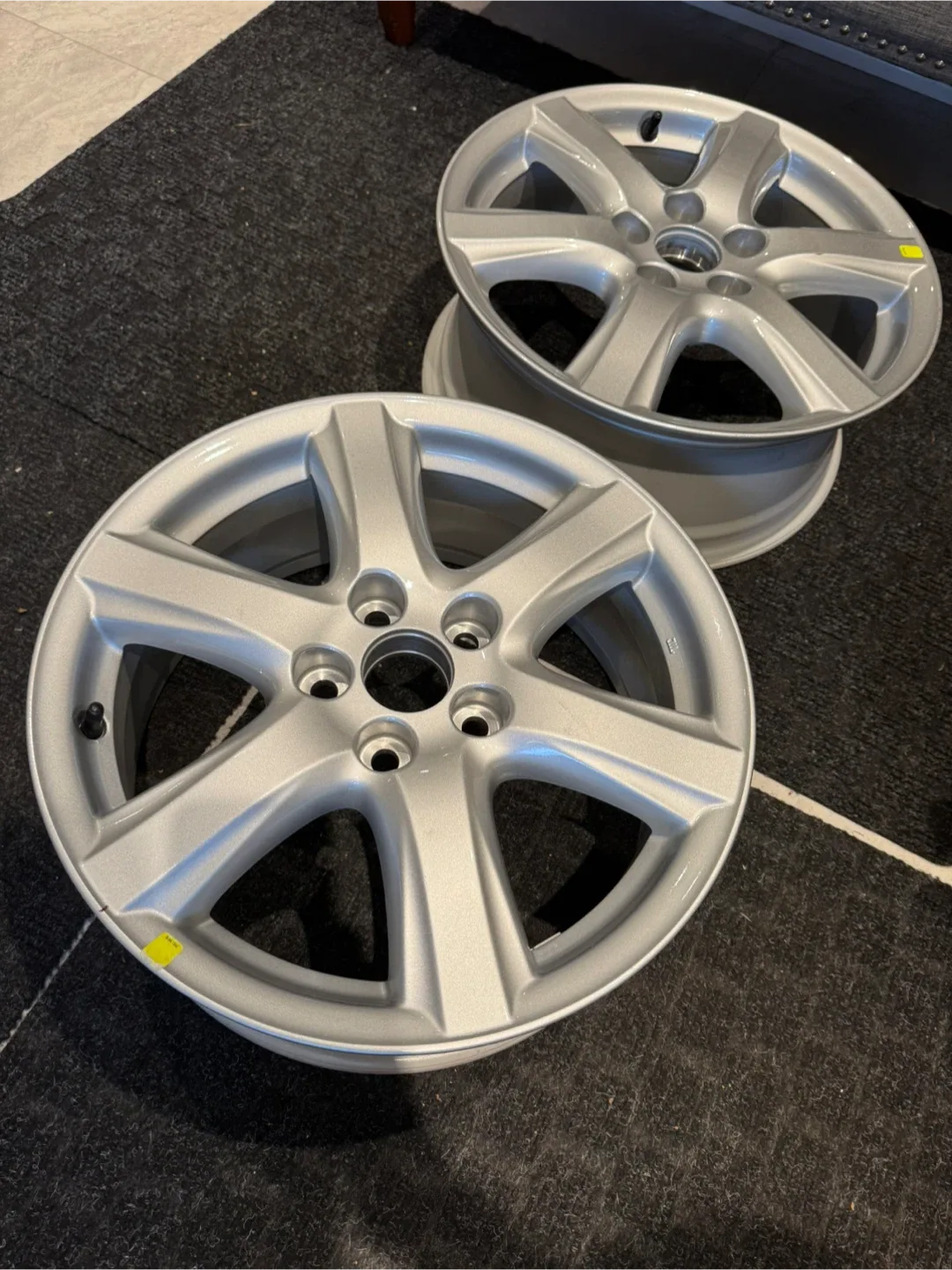 New OEM Toyota Alloy Rims 17 inch (2 available) image indicator(5)