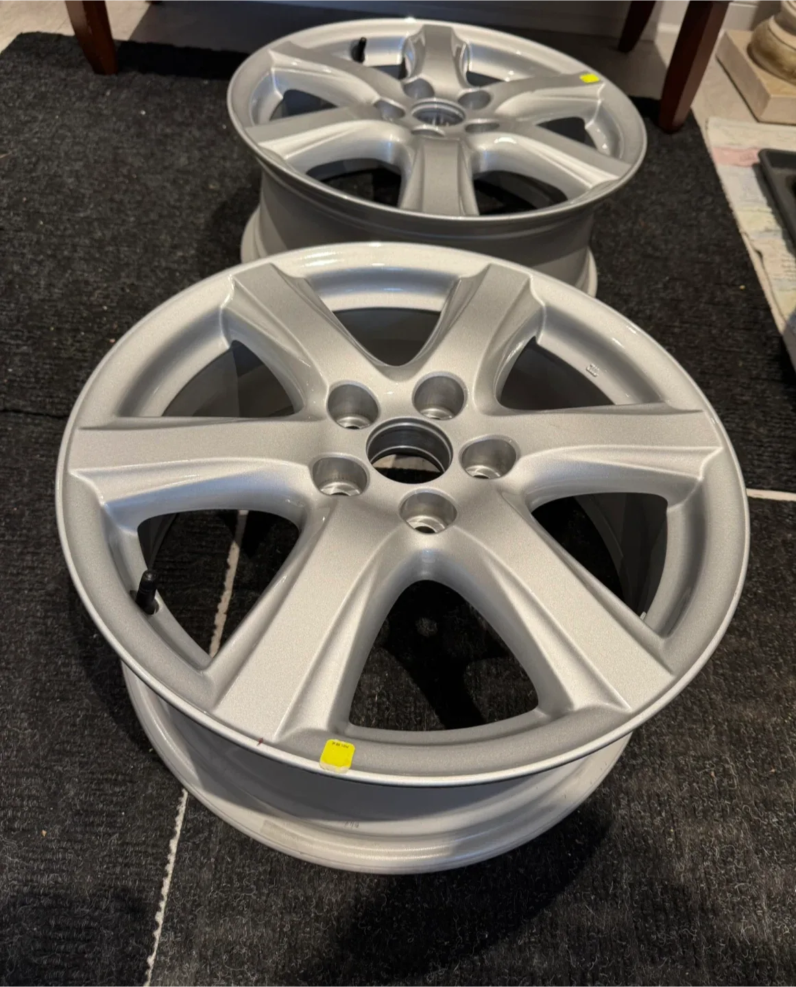 New OEM Toyota Alloy Rims 17 inch (2 available) image indicator(3)