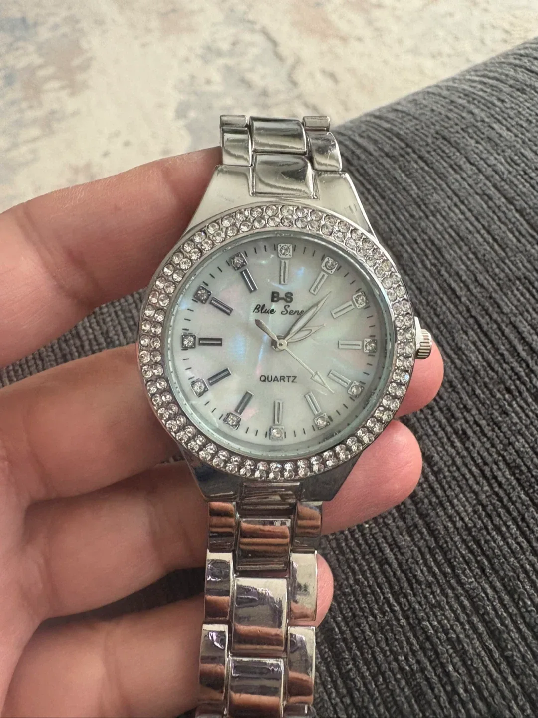 B-S Blue Sense Quartz Watch. Silver and gold- silver image indicator(5)