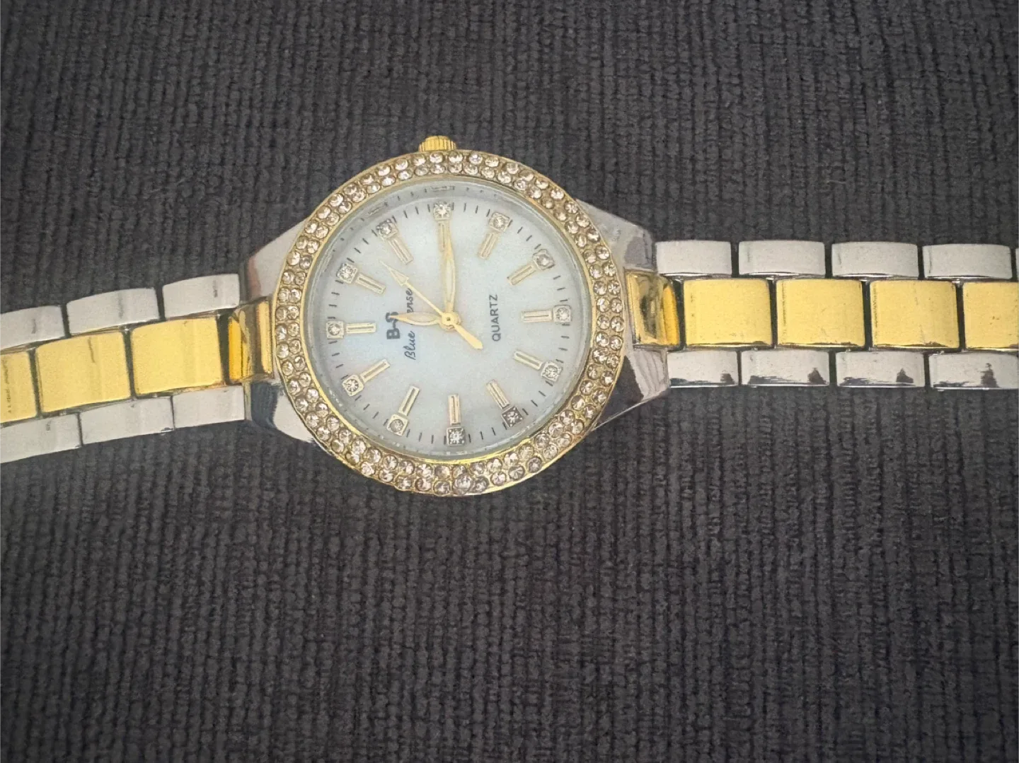 B-S Blue Sense Quartz Watch. Silver and gold- silver image indicator(8)