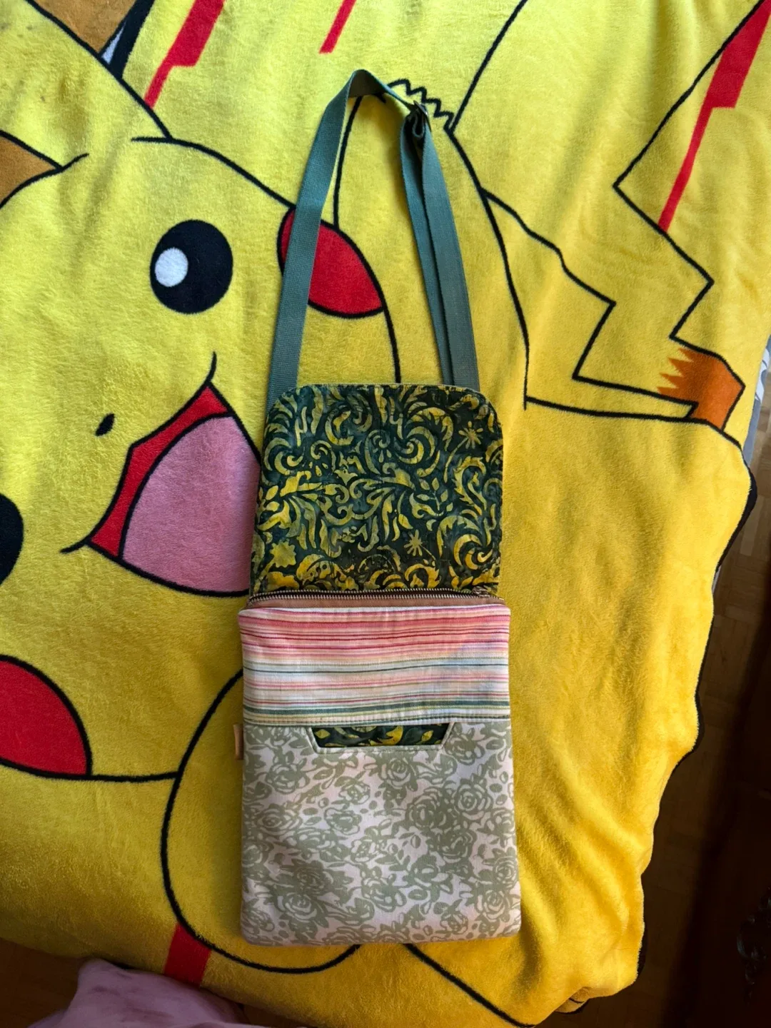 Handmade Green & Floral Crossbody Bag image indicator(4)