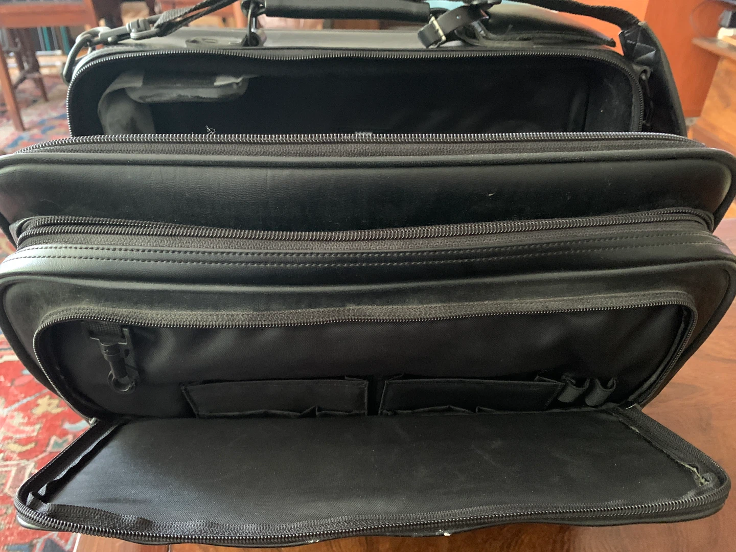 Perry Ellis Black Leather Messenger Bag - photo 3
