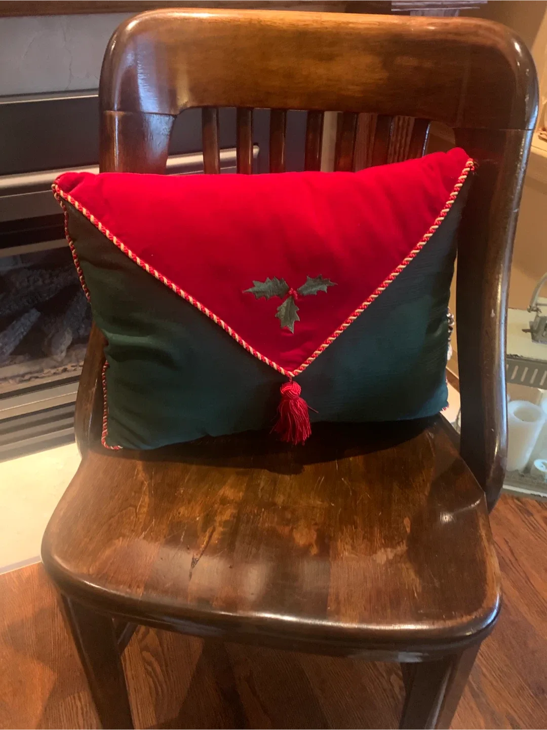 Christmas Decorative Pillow - Red & Green image indicator(2)