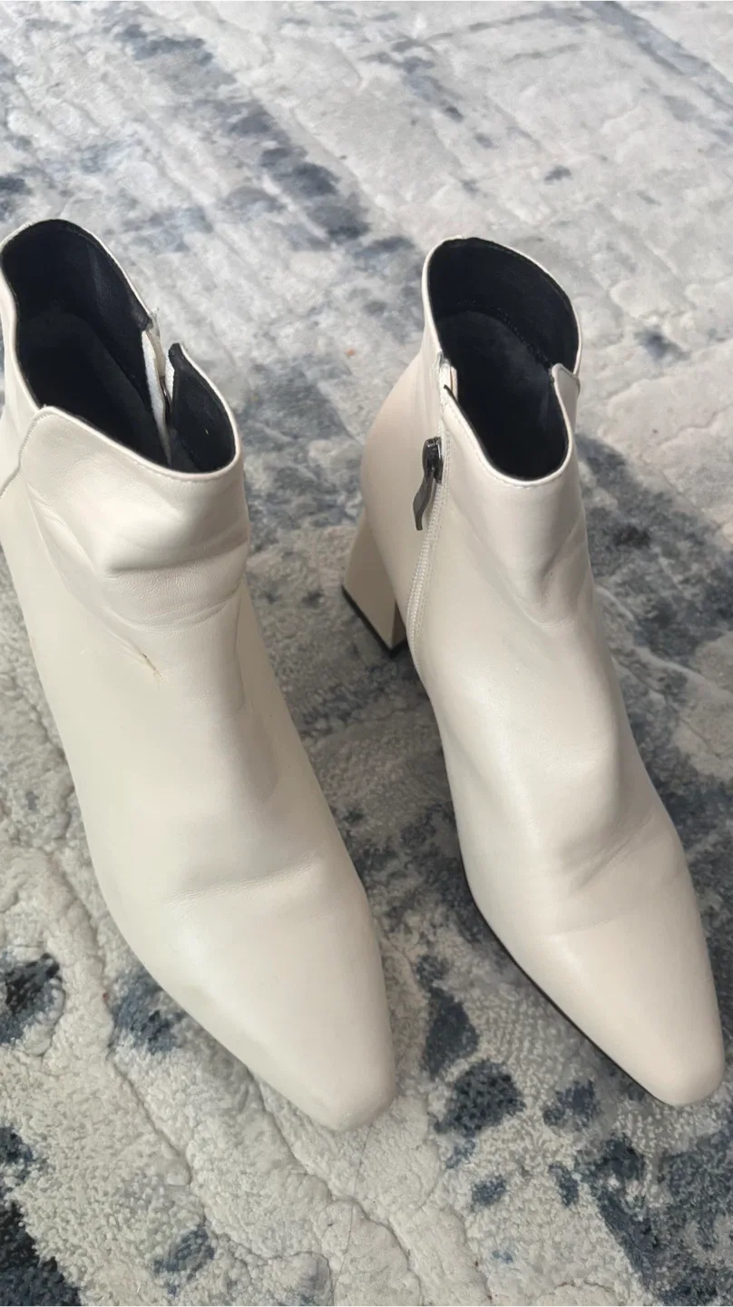 White Ankle Boots - Size Unknown
