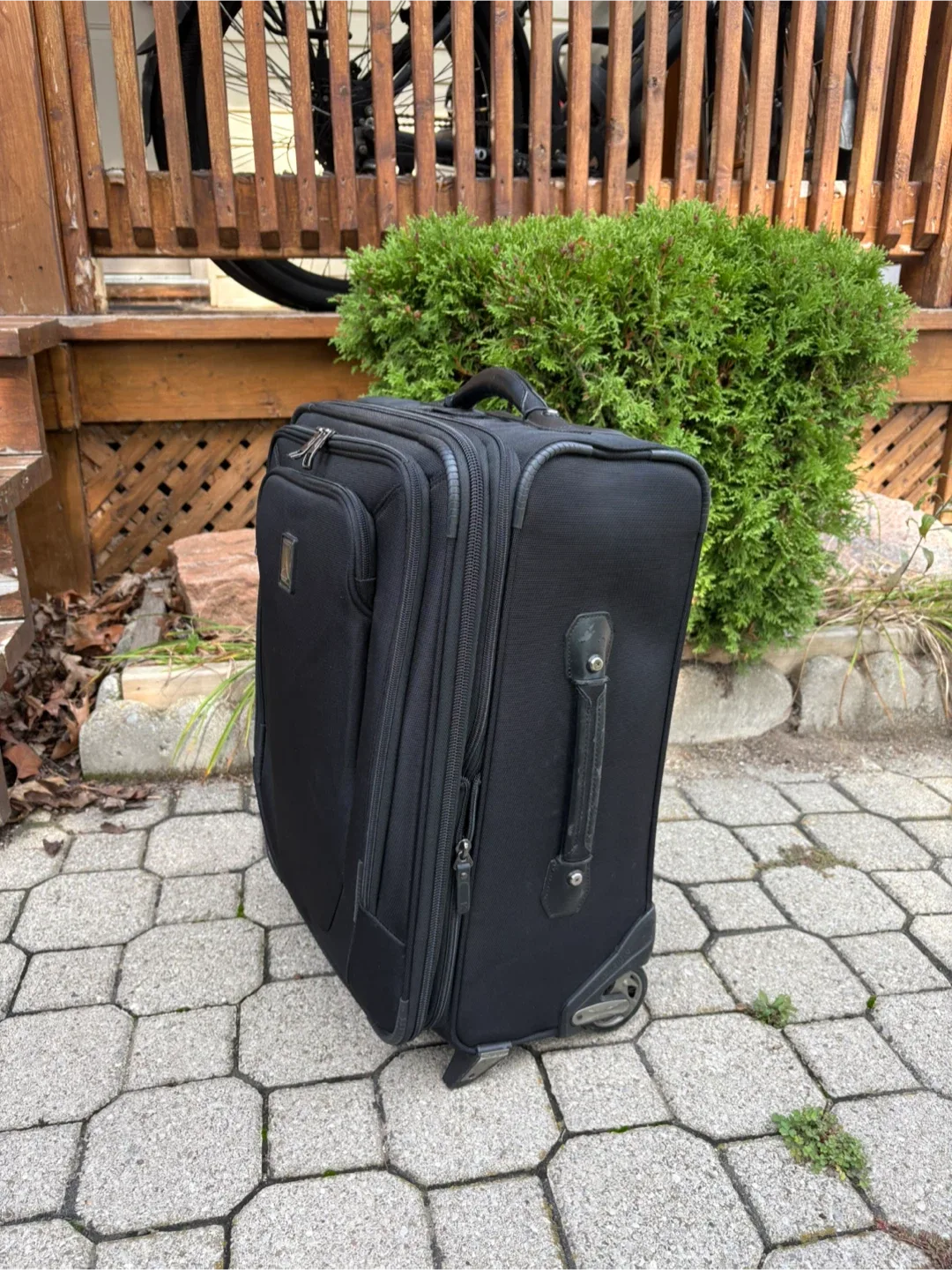 Travelpro Maxlite 5 carry-on suitcase image indicator(6)