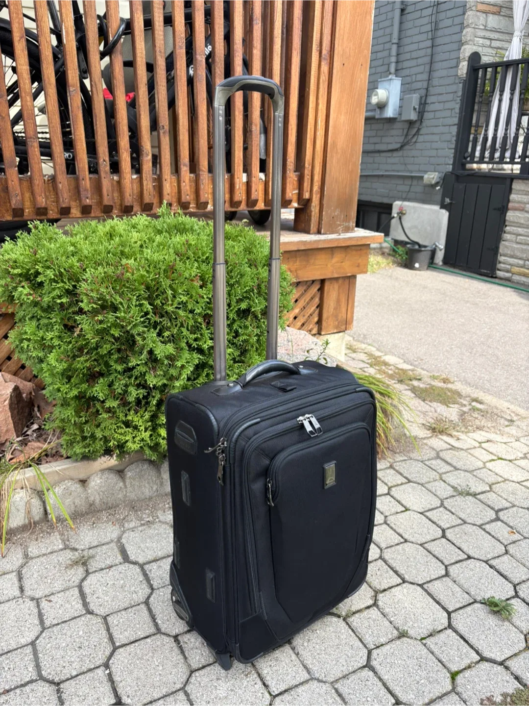 Travelpro Maxlite 5 carry-on suitcase image indicator(5)