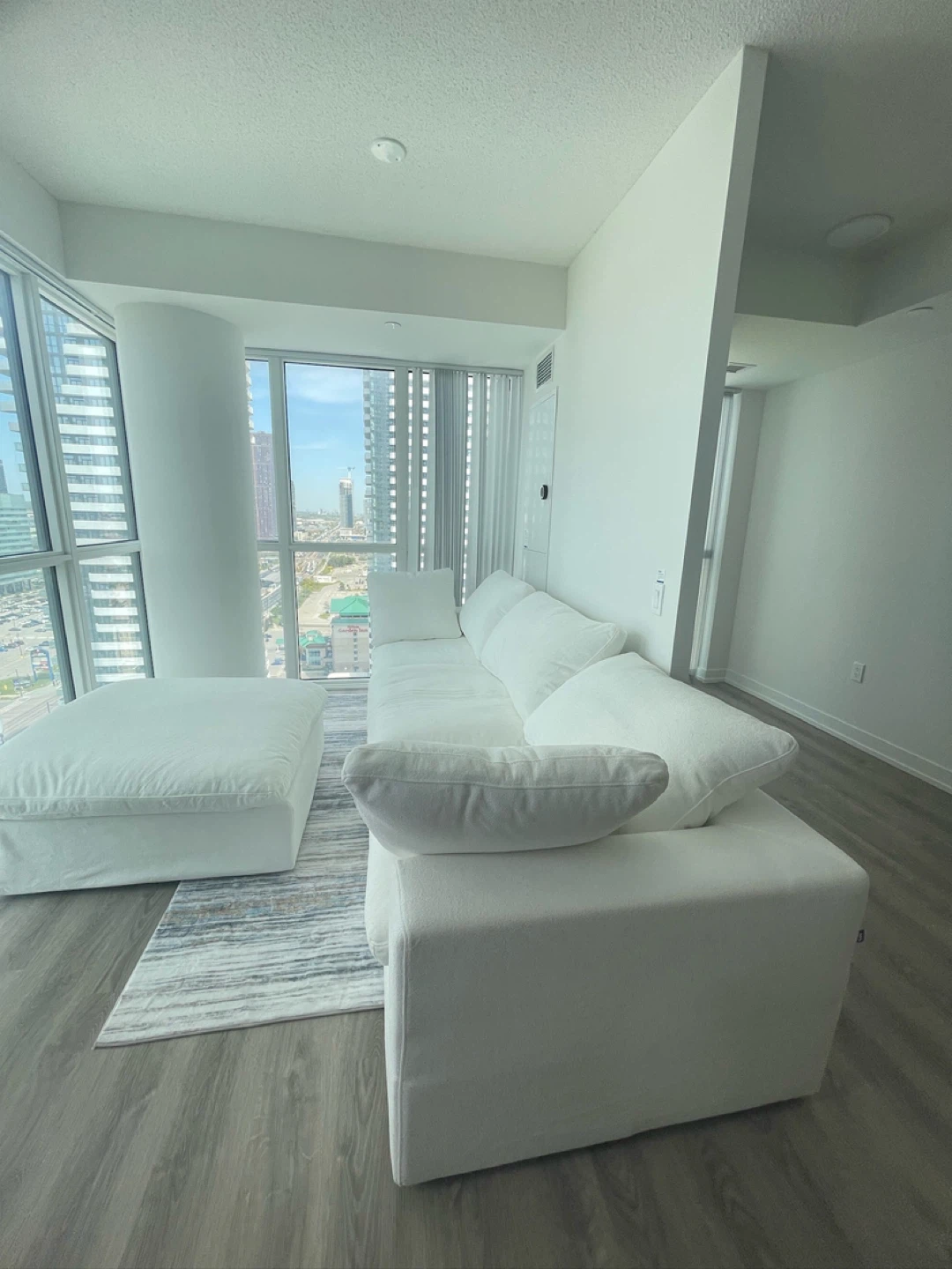 White Modular Sectional Sofa - photo 5