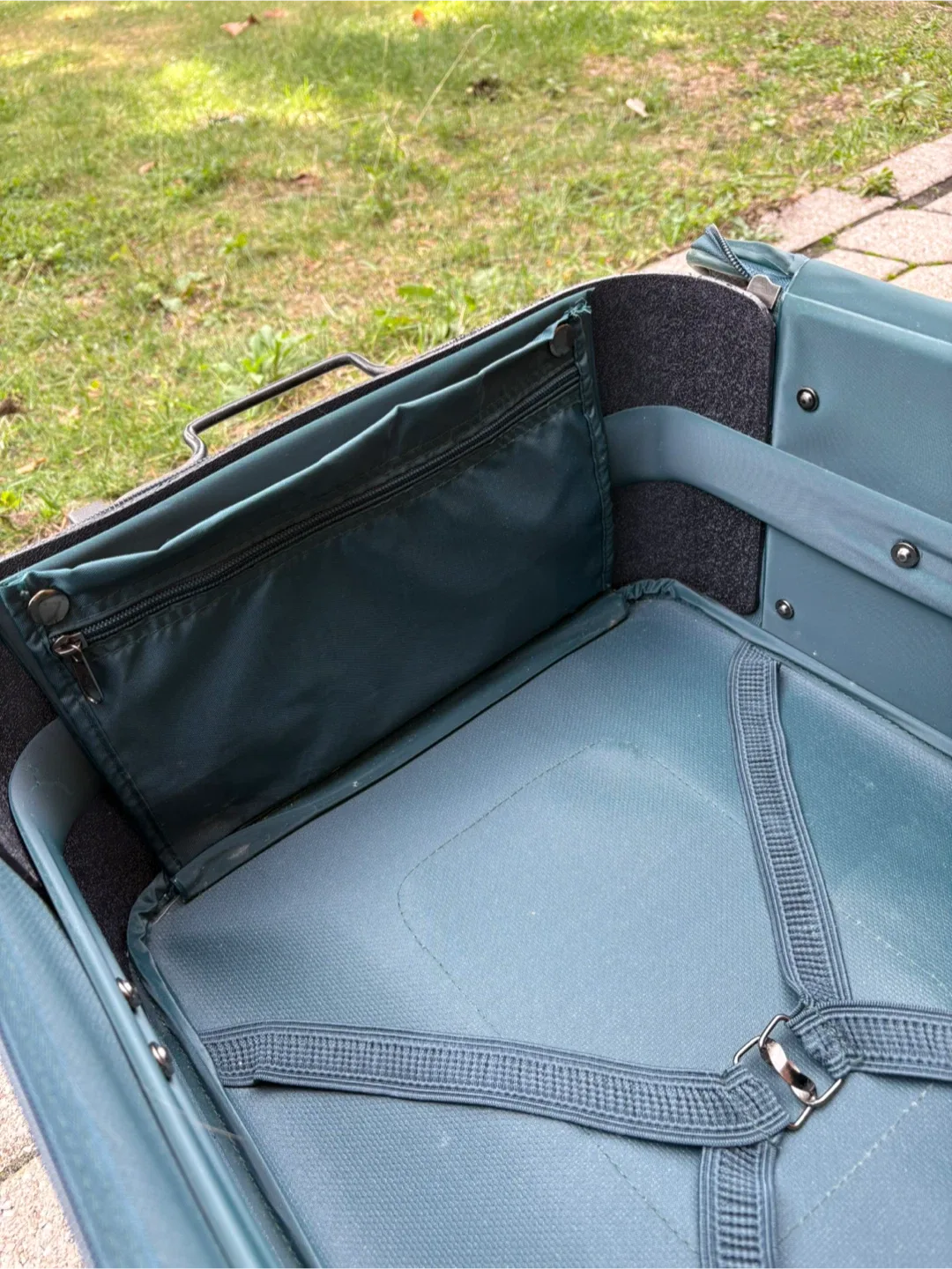 Vintage Ricardo Beverly Hills Carry-on suitcase image indicator(9)