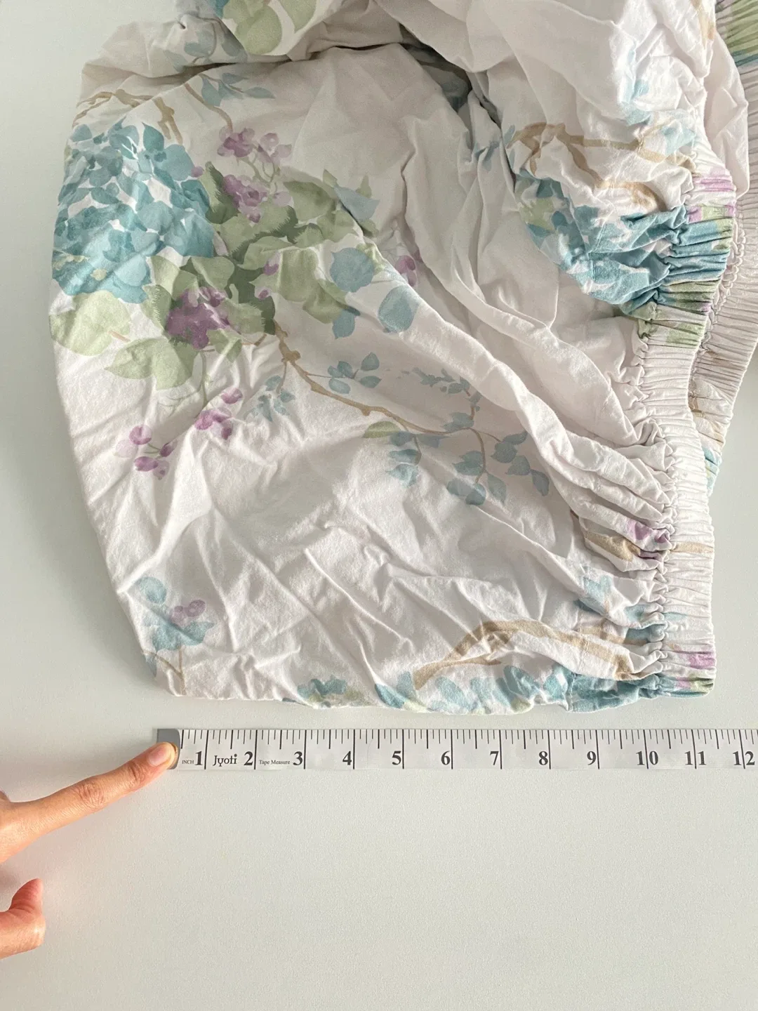 Luxury High Thread Count Fitted Queen Bedding Set image indicator(2)