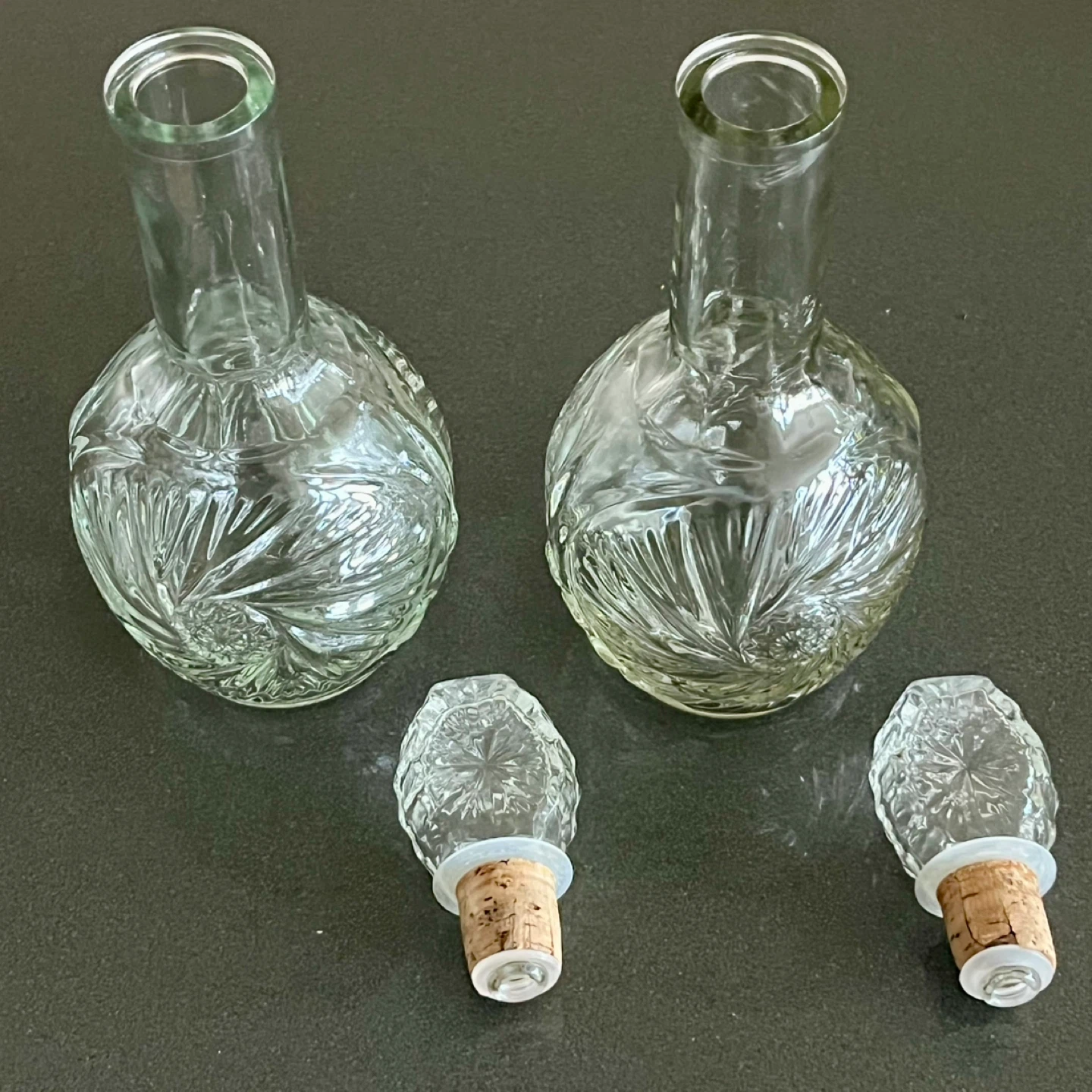 🍁 2 Vintage Potter Distillery Decanters - photo 2