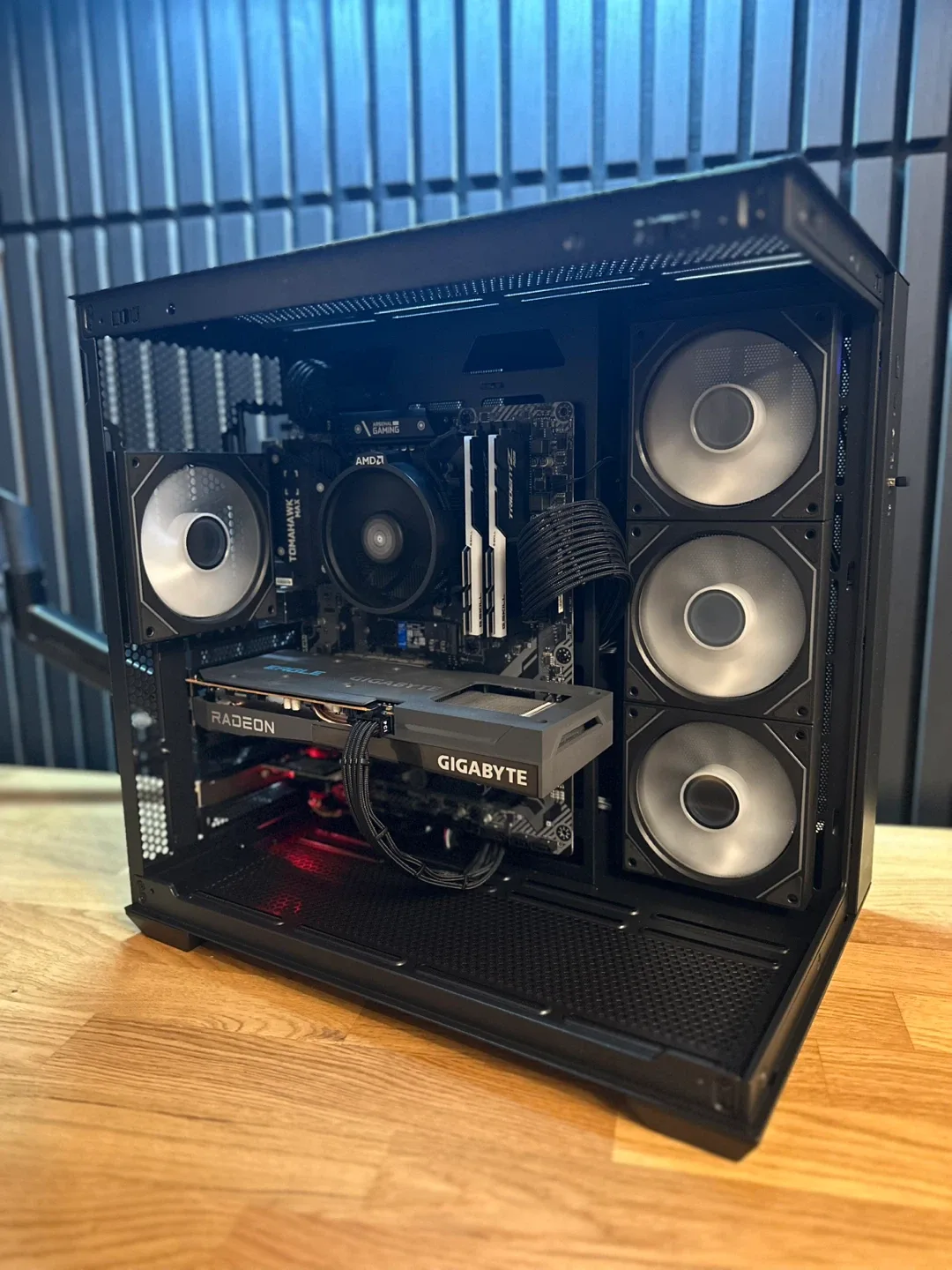 Clean & Fast Gaming PC – Ready to Game or Stream image indicator(2)