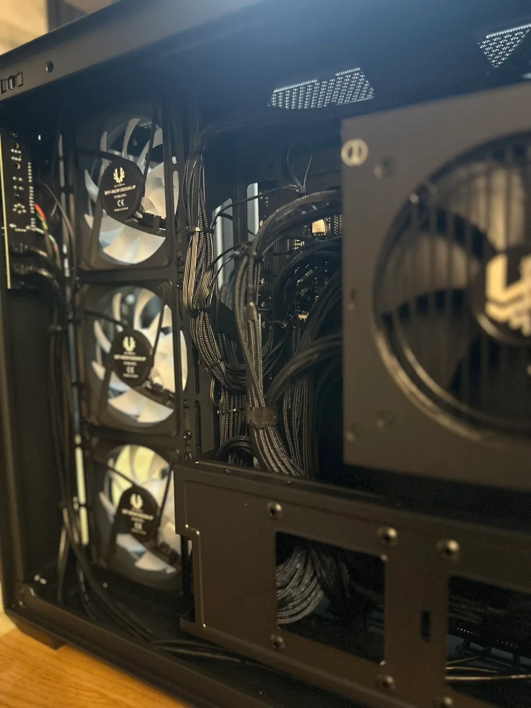 Clean & Fast Gaming PC – Ready to Game or Stream image indicator(7)