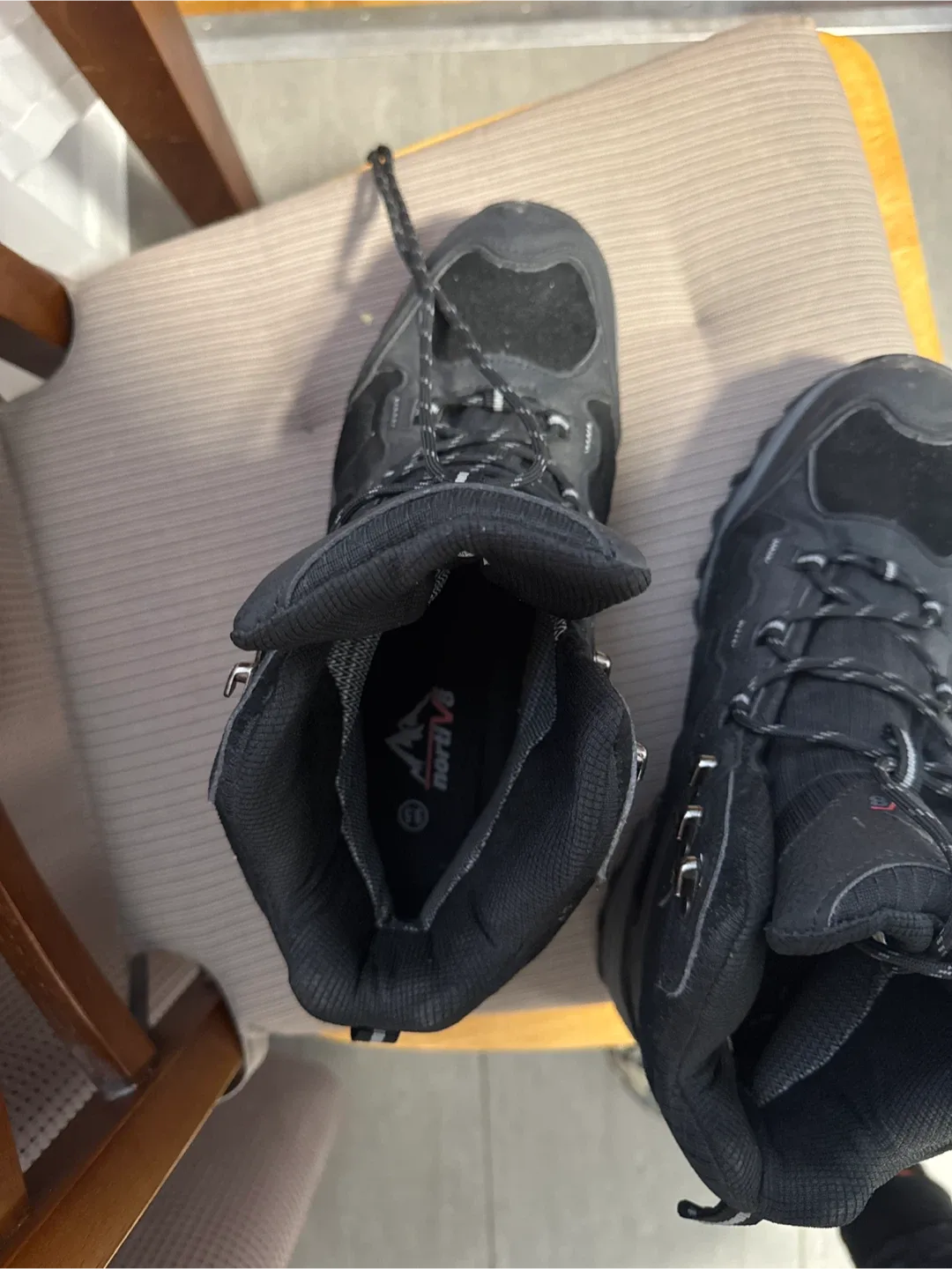 Nortiv8 Hiking Boots - US Size 9.5 image indicator(2)