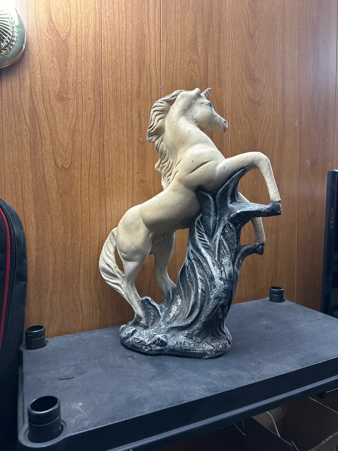 Unicorn Statue image indicator(4)