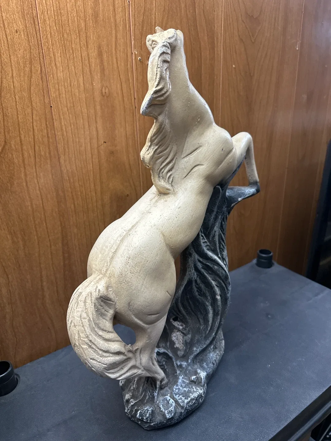 Unicorn Statue image indicator(3)