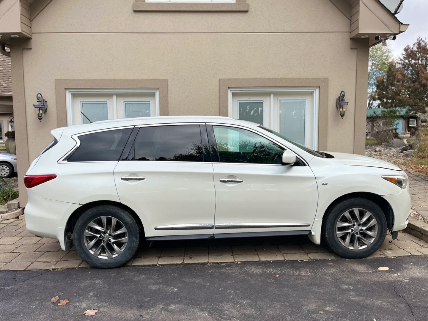 2015 Infinity Qx60- Mint Condition image indicator(5)