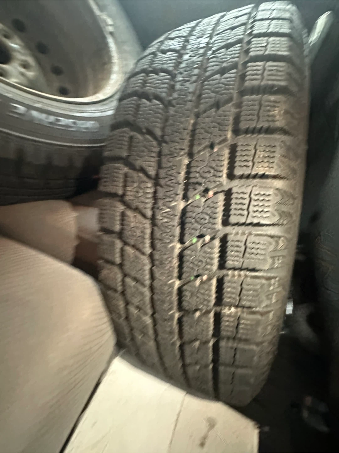 Set of Michelin Winter and 2 new tires - photo 3