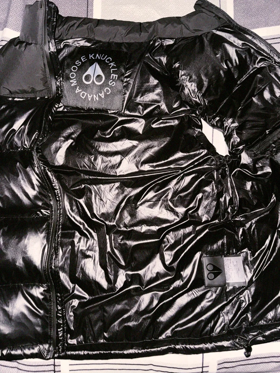 Moose Knuckles Black Puffer Vest image indicator(2)