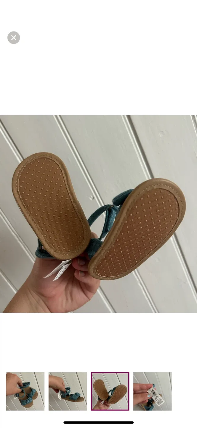 New Old Navy Baby Sandals - Size 6-12M image indicator(3)