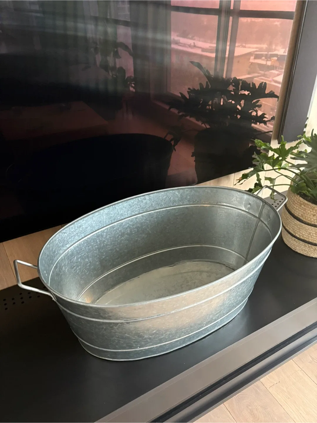 Galvanized Oval Tub Metal Pail with Handles thumbnail