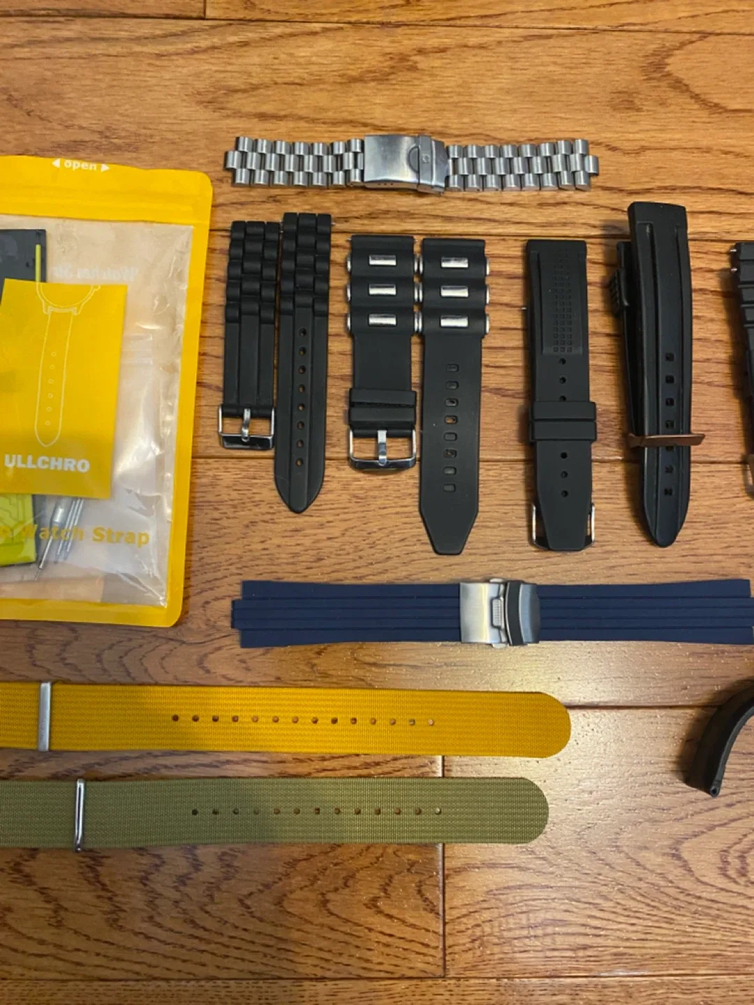 Watch Straps: Oris, Wocci, Ullchro image indicator(2)