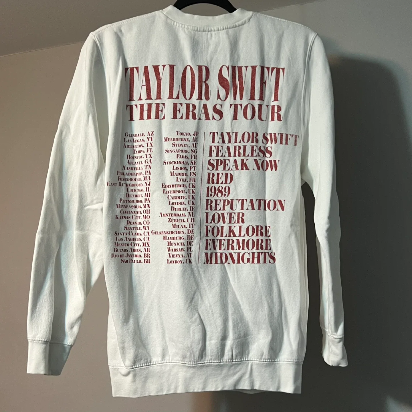 Taylor Swift Eras Tour - Reputation Sweatshirt - Size S image indicator(2)