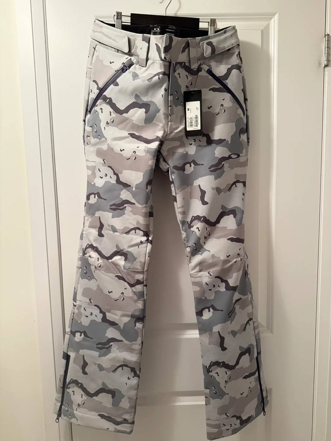 Oakley Camo Snow Suit image indicator(5)
