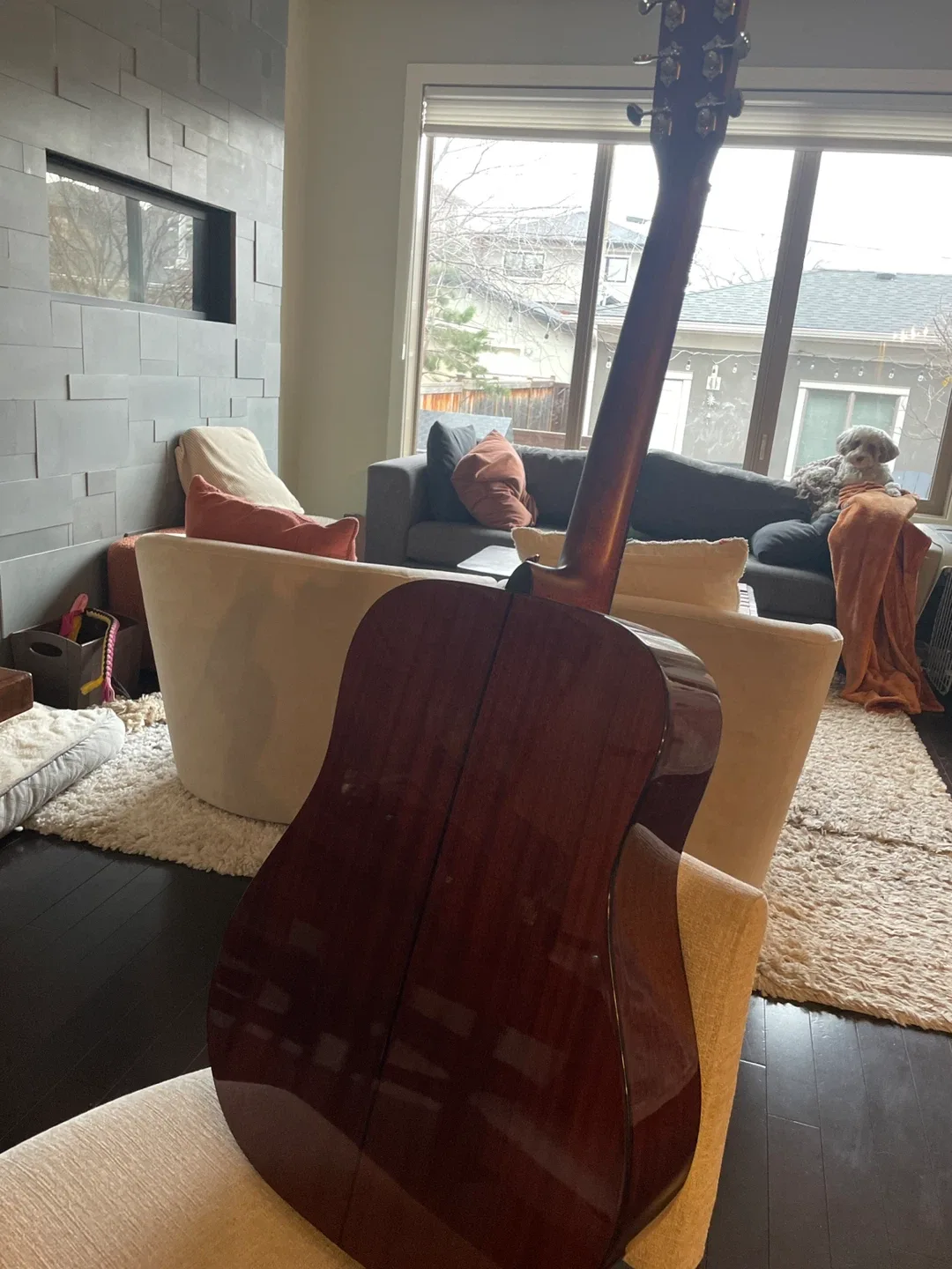 Acoustic Guitar with Case image indicator(2)