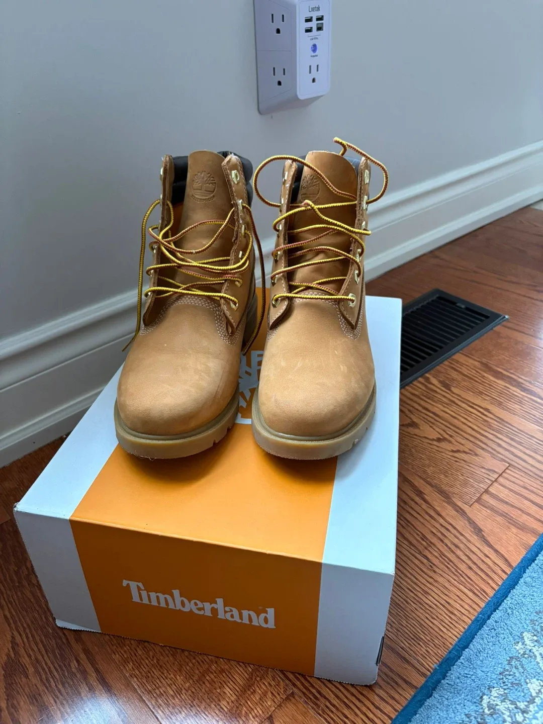 Timberland Classic Leather Boots women image indicator(2)