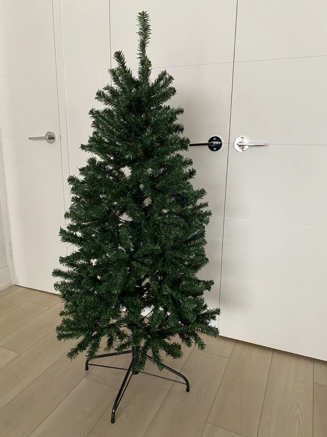 4.5 ft Artificial Christmas Tree