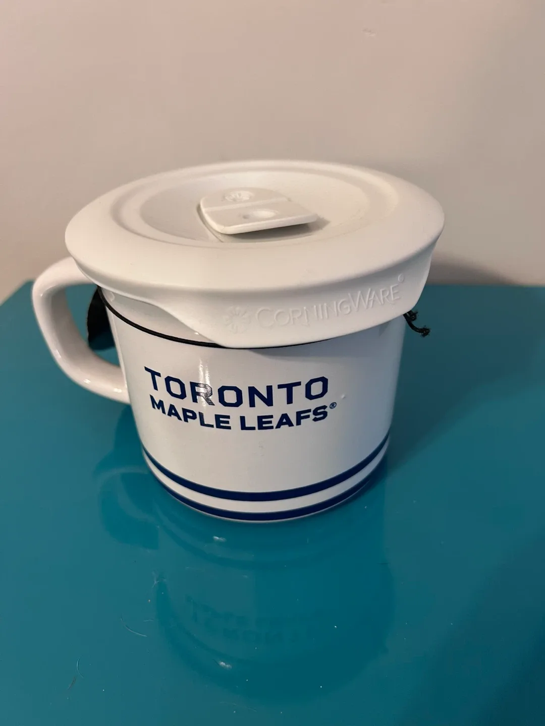 🏒 NEW Toronto Maple Leafs “Carlton the Bear” 20 oz Meal Mug image indicator(2)