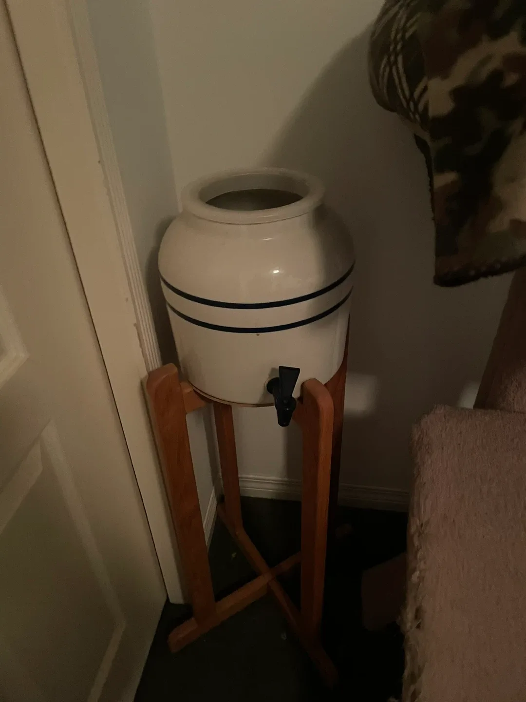 Ceramic Water Dispenser with Wooden Stand thumbnail