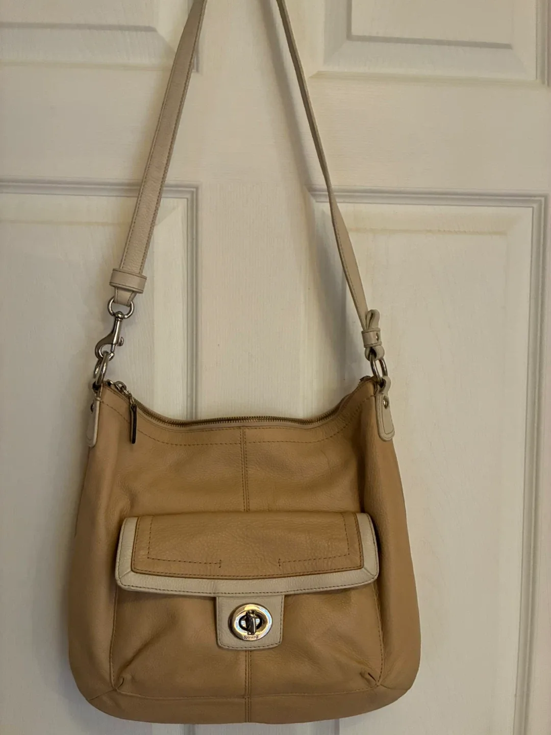 Coach Leather Shoulder Bag - Beige