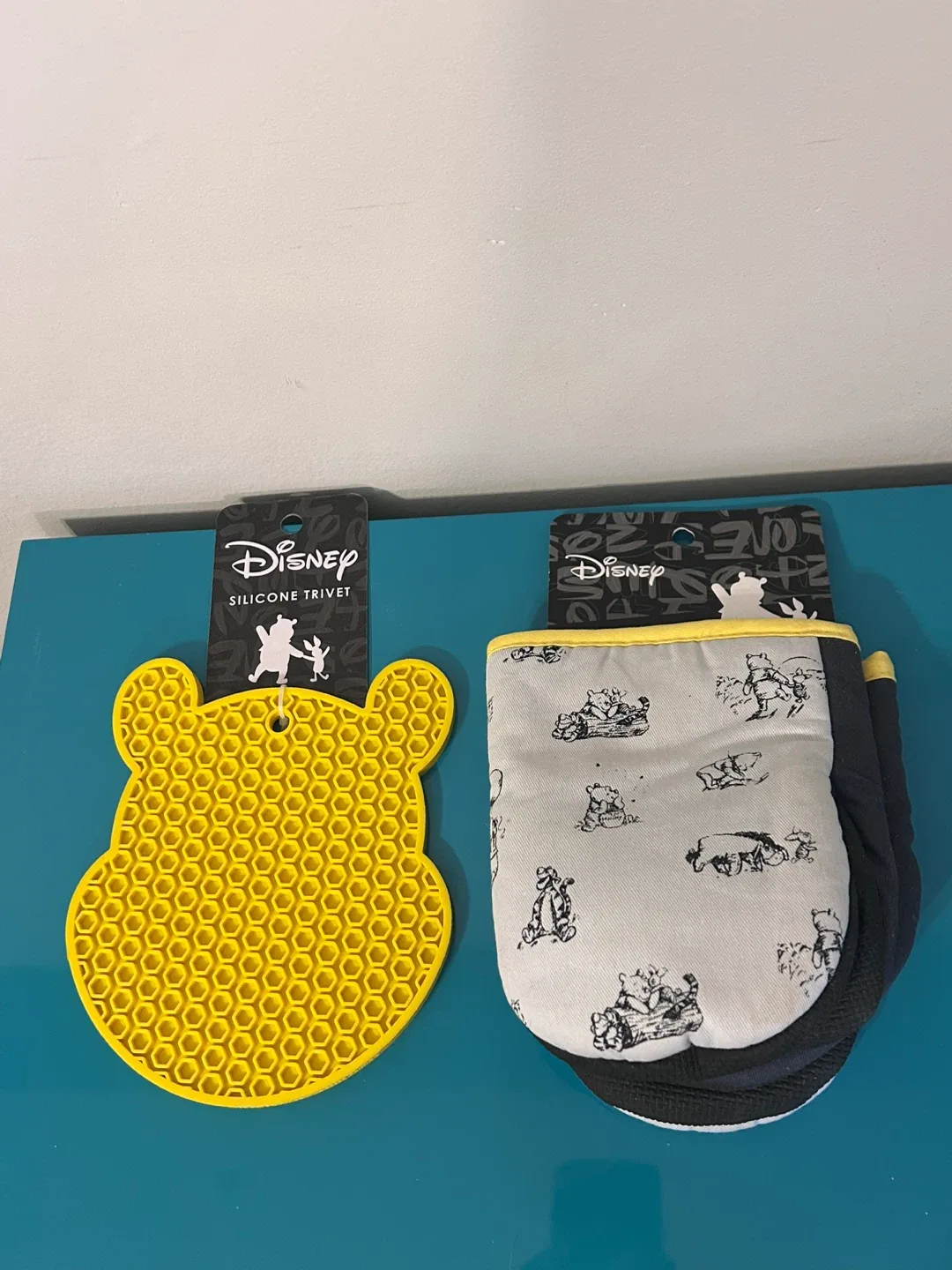 🍯 NEW Disney Winnie the Pooh Oven Mitts & Trivet