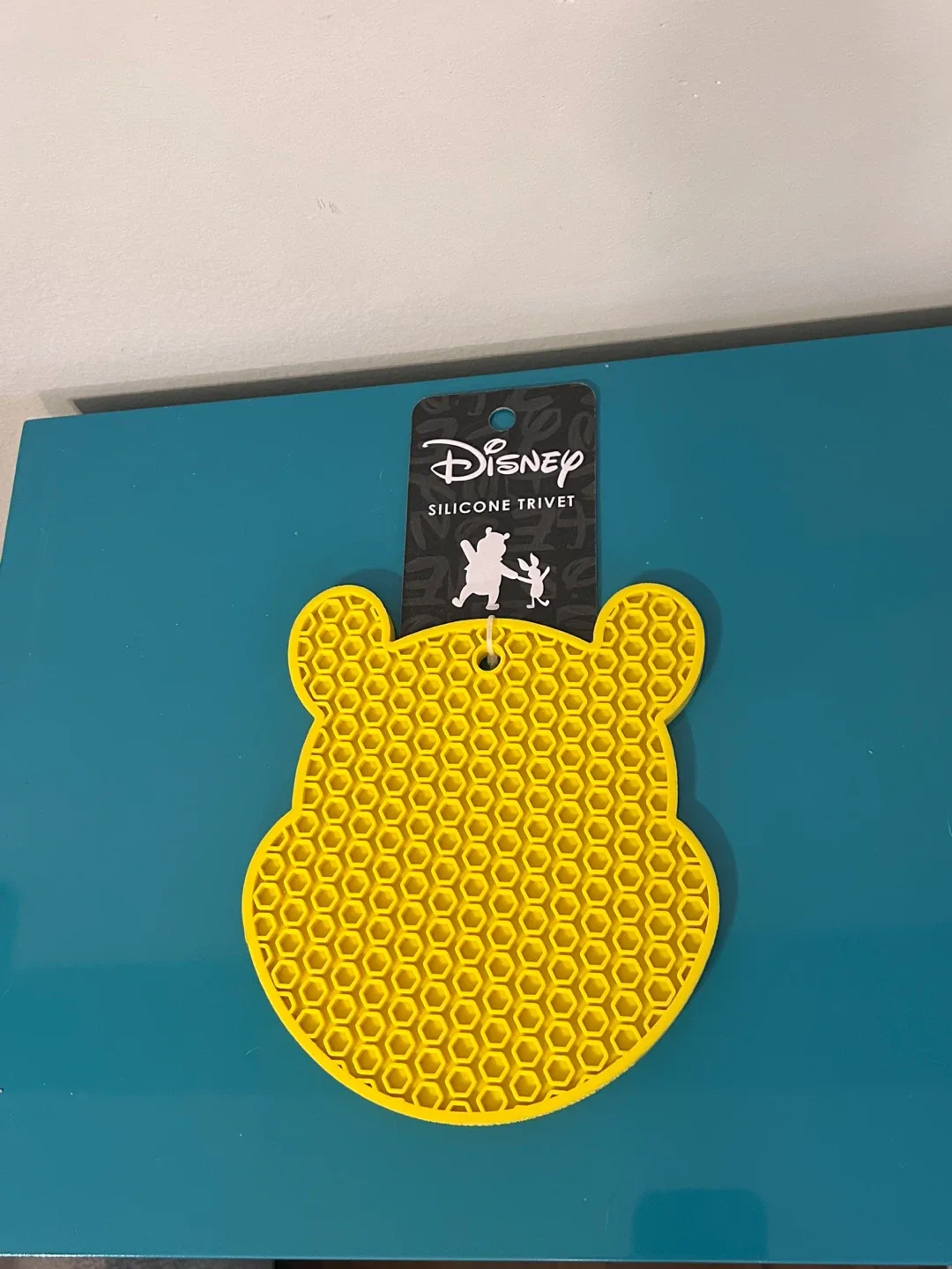 🍯 NEW Disney Winnie the Pooh Oven Mitts & Trivet image indicator(2)