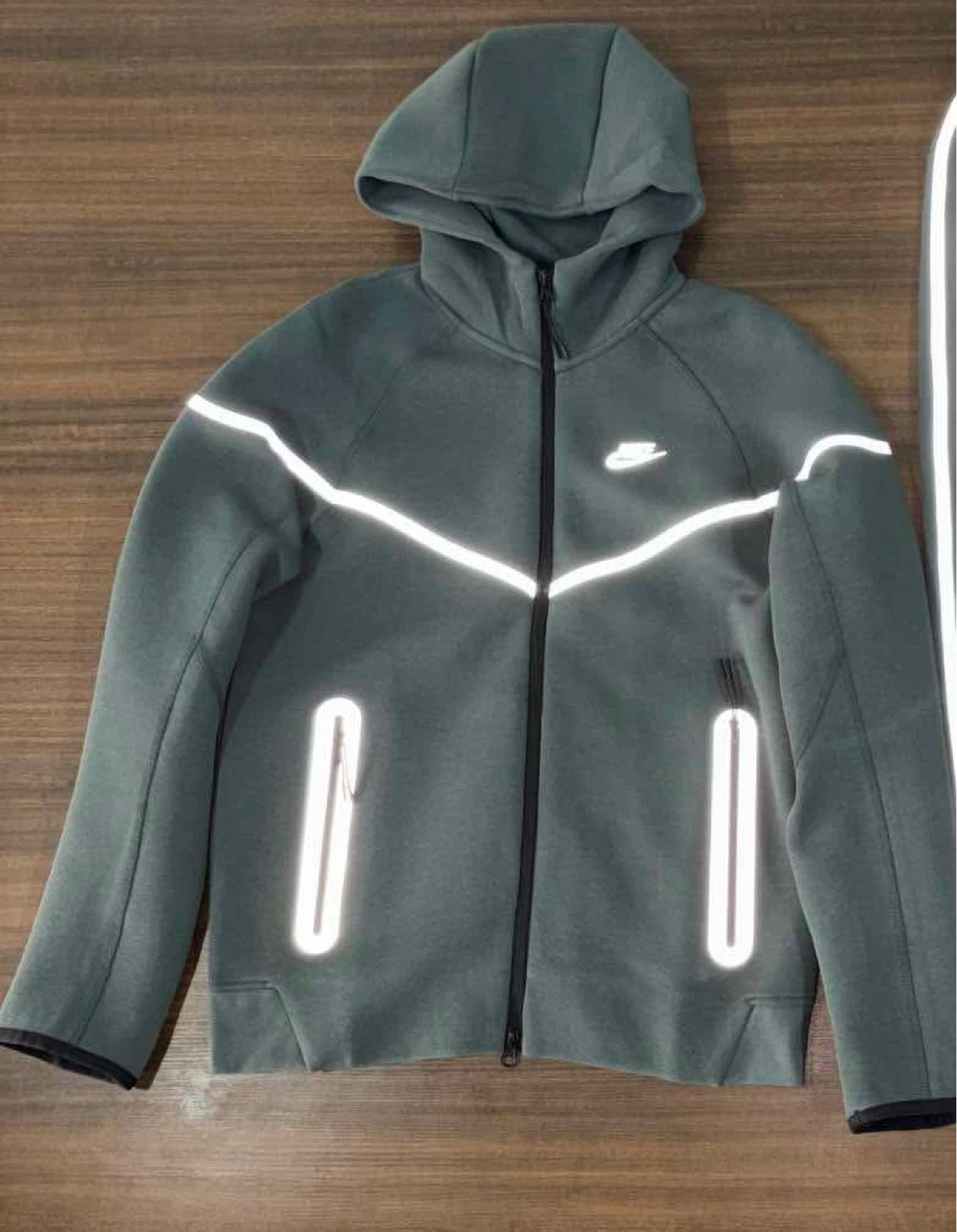 Nike Tech Reflective