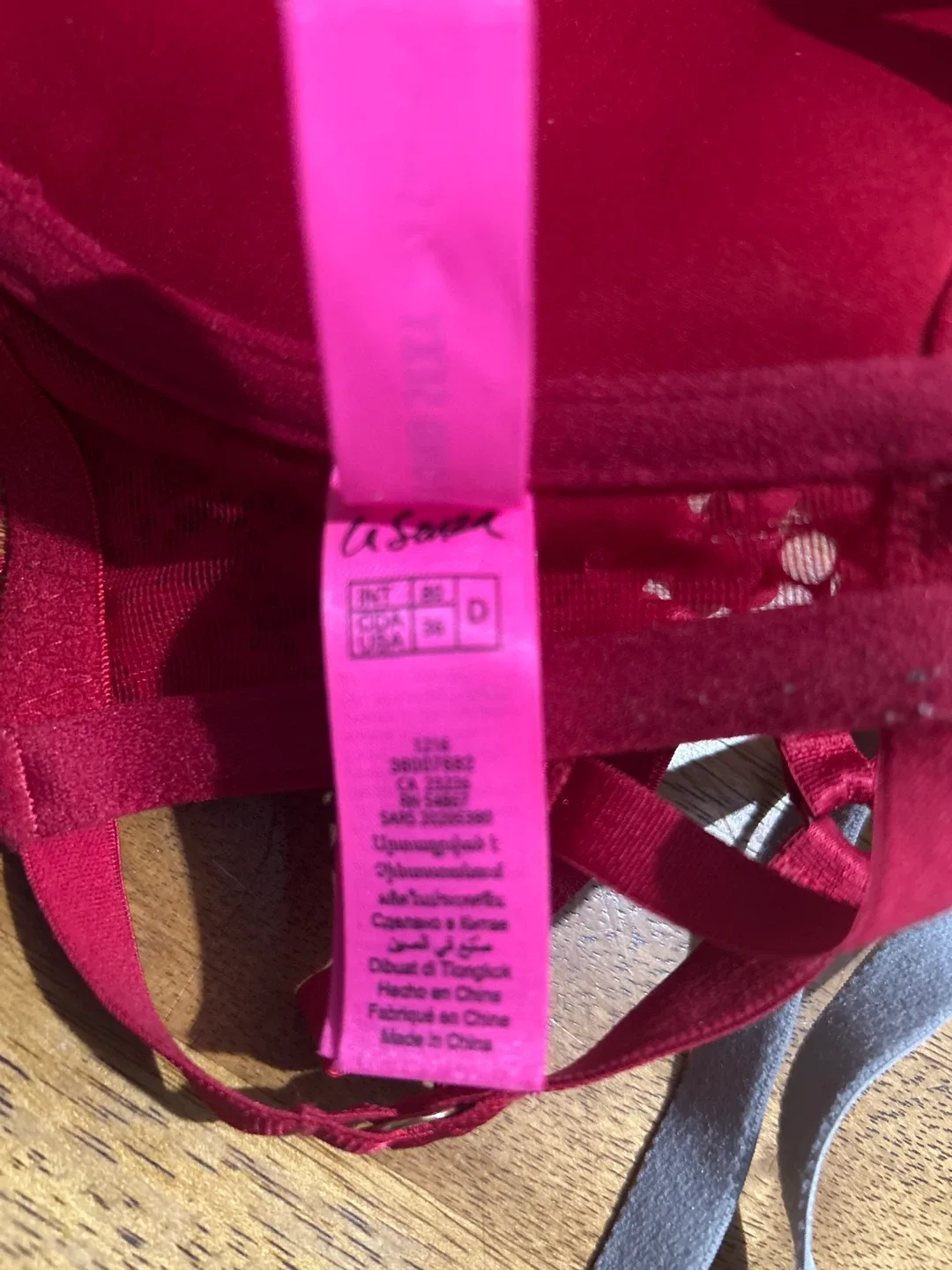 La Senza Bras - Size 36D image indicator(3)