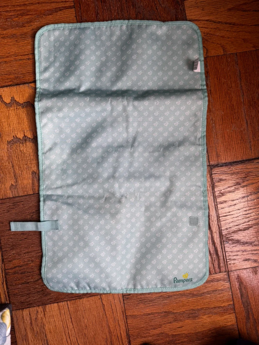 Boppy Nursing Pillow Cover & Pampers Diapers image indicator(5)