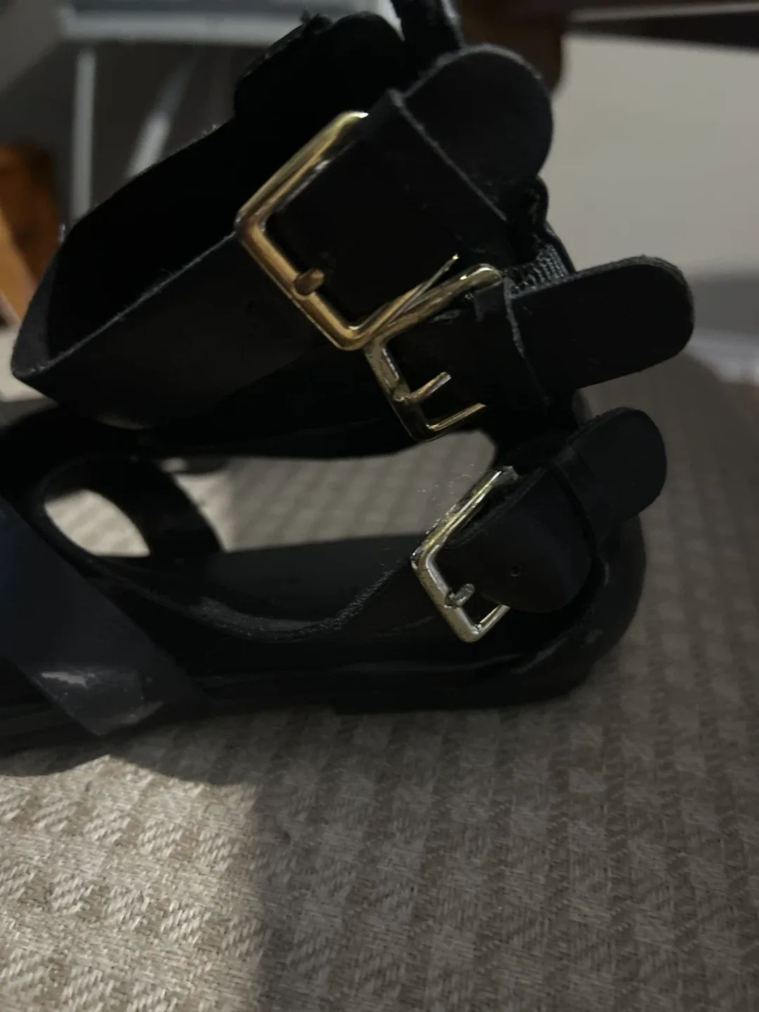Forever 21 Black Sandals 🥕 image indicator(3)