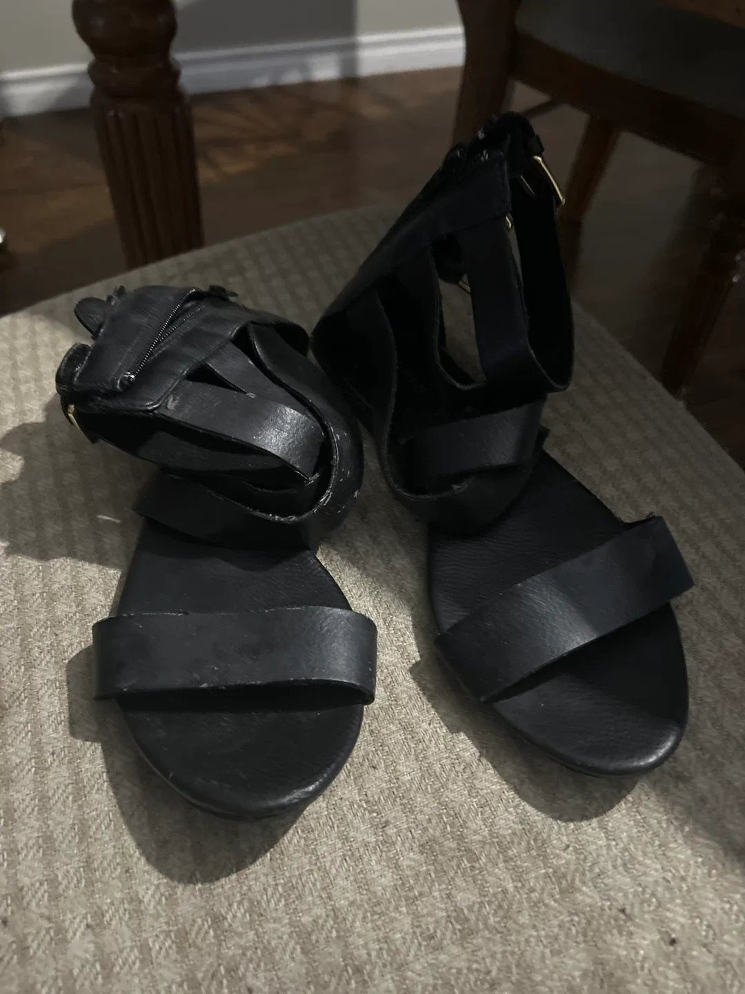 Forever 21 Black Sandals 🥕