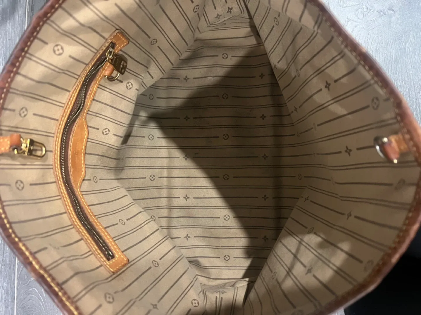 Louis Vuitton Brown Monogram Shoulder Bag image indicator(4)