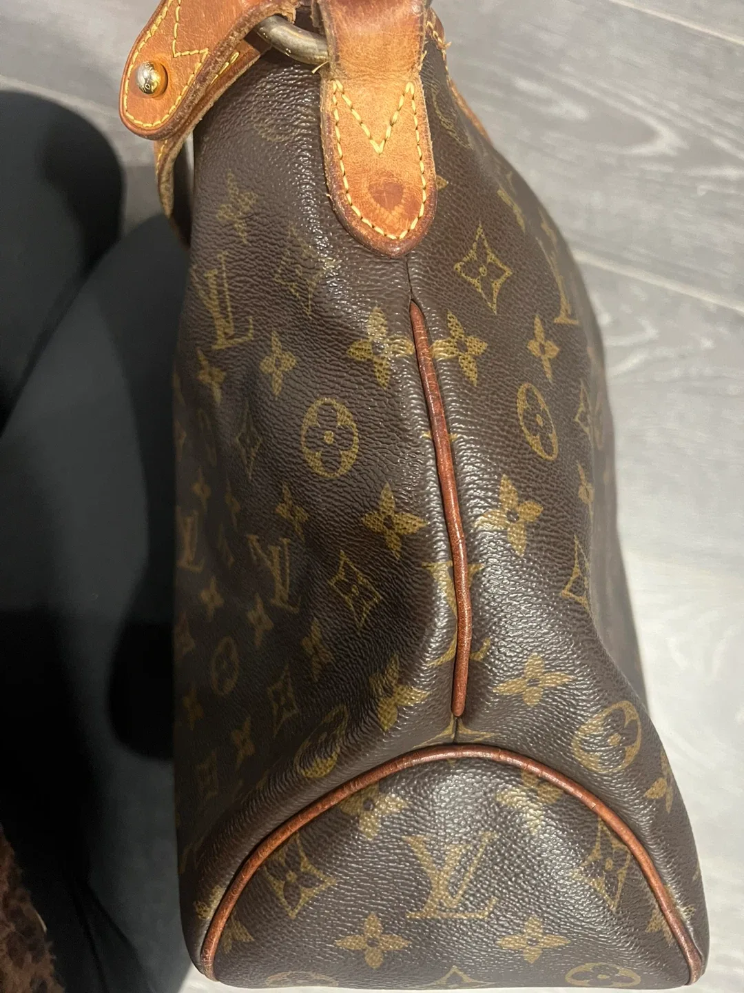 Louis Vuitton Brown Monogram Shoulder Bag image indicator(3)
