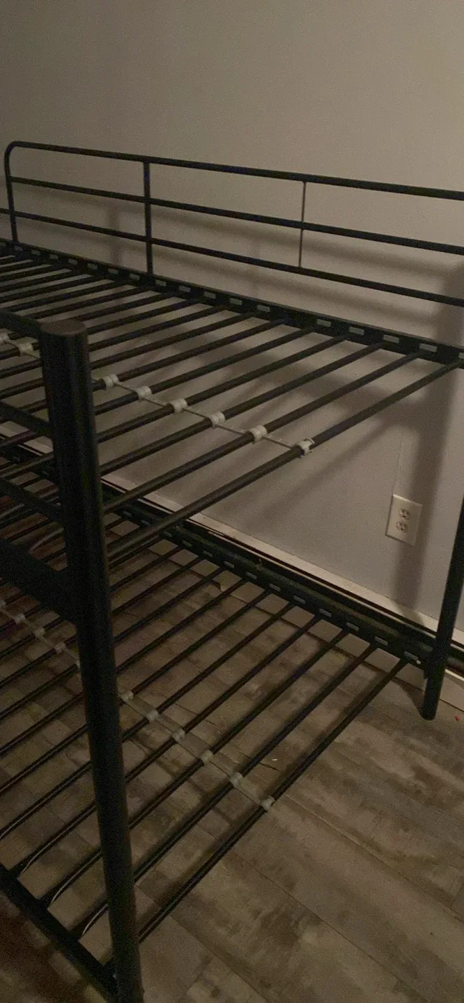 Metal Twin Twin Bunk Bed image indicator(2)