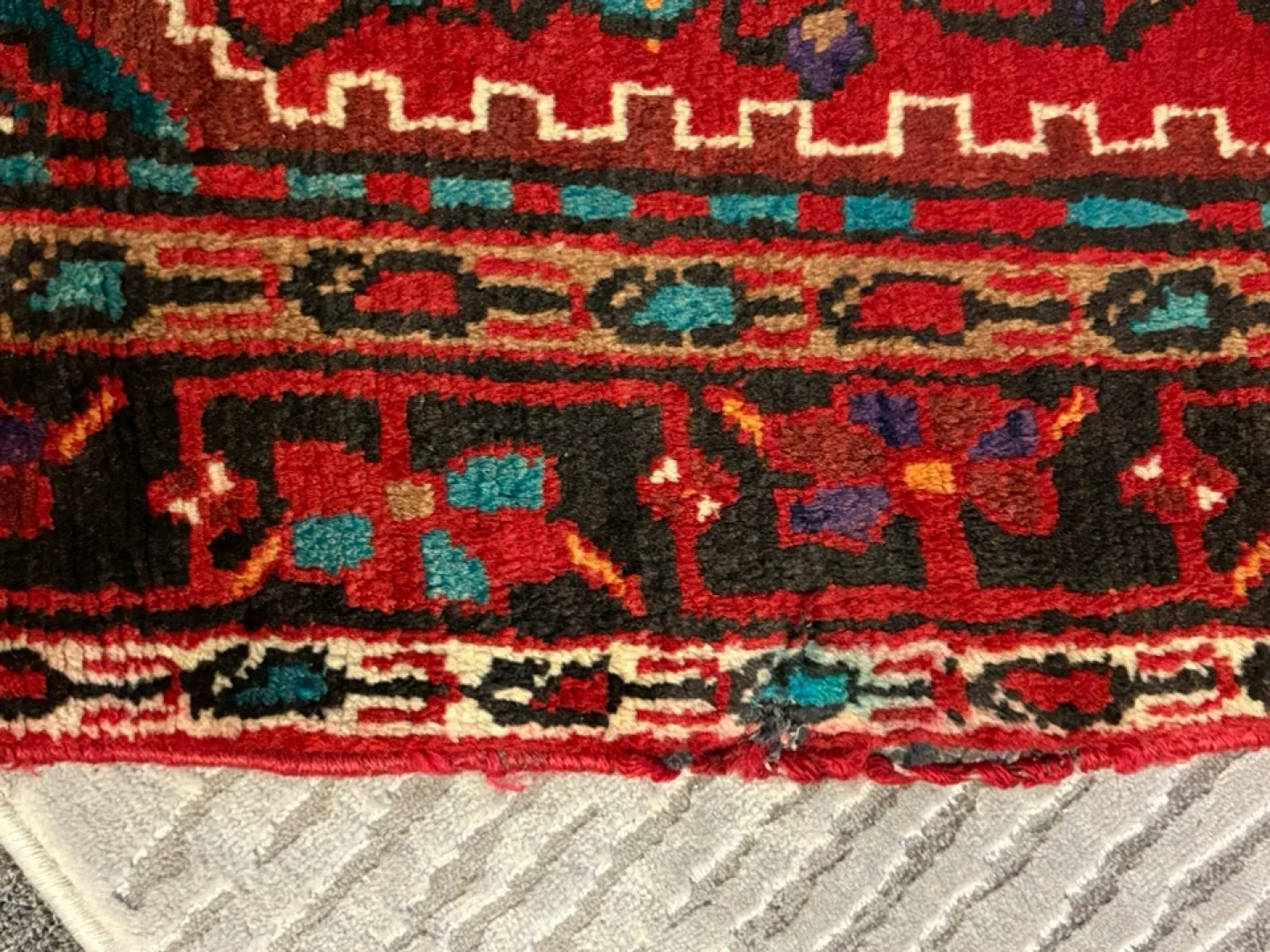 Red/burgundy carpet image indicator(3)