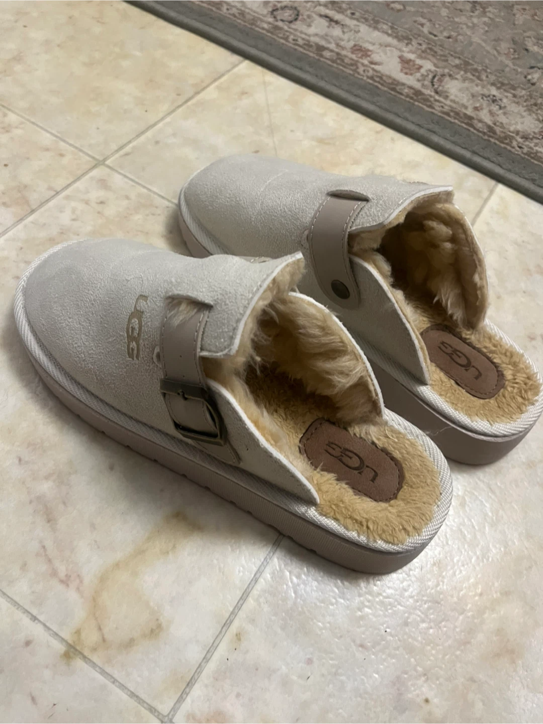 UGG women’s Shoes !!!!!