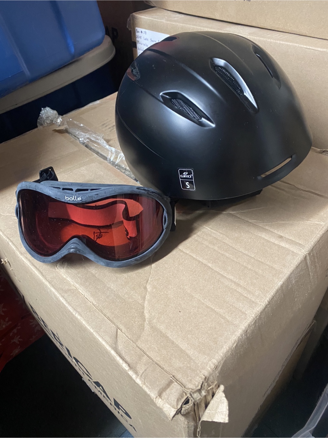 Giro Bevel Ski Helmet, Size Small with Bolle Goggles - photo 2