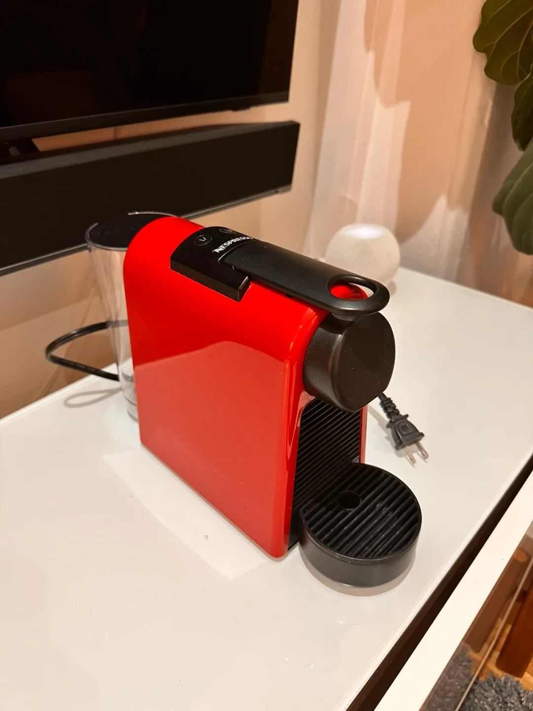 Nespresso Essenza Mini Red Coffee Machine image indicator(4)