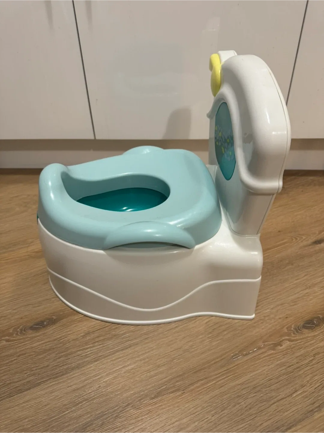 Fisher-Price Sea Me Flush Potty for Toddlers image indicator(2)