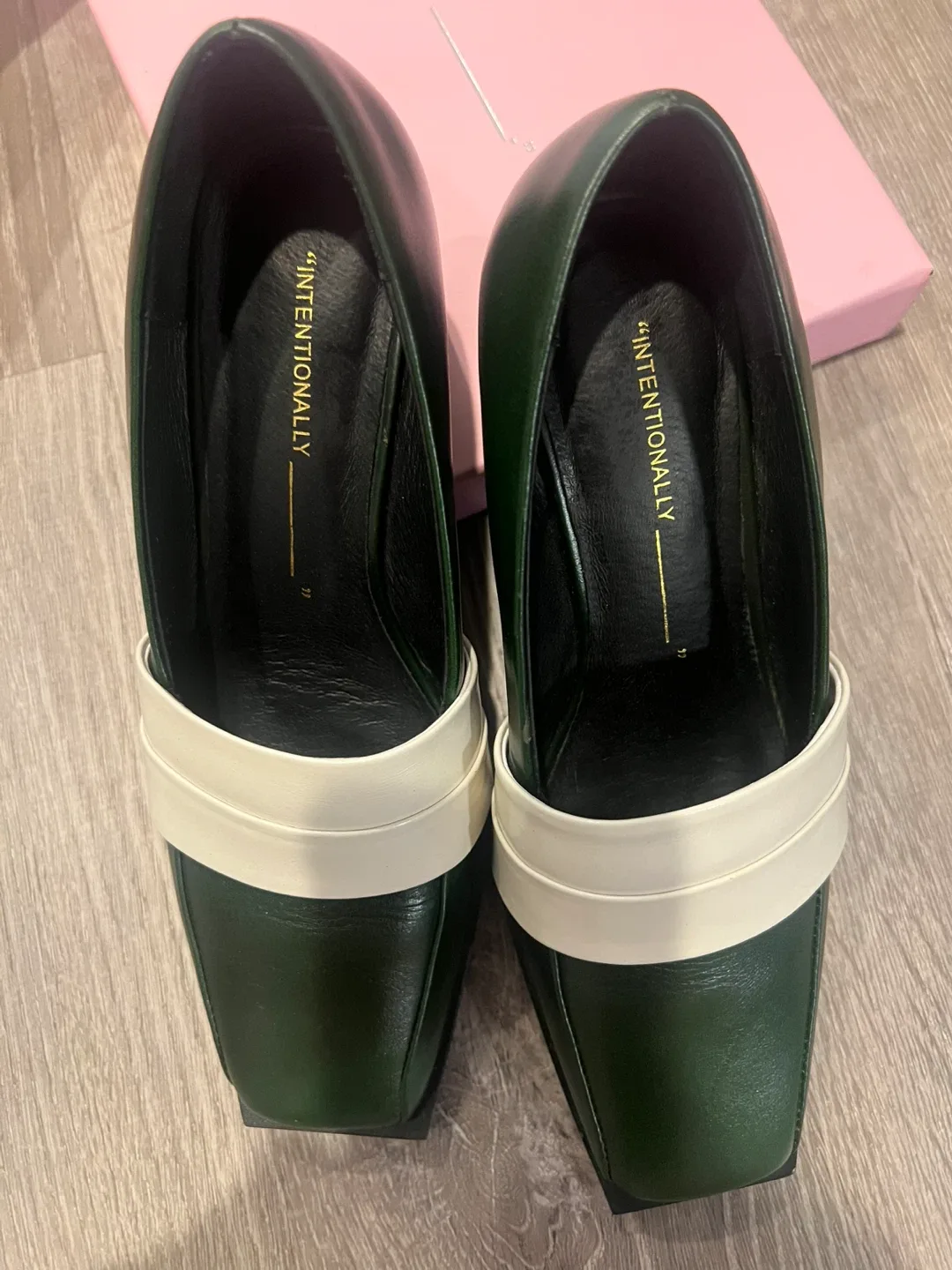 Intentionally Blank Green Leather Heels, Size 6 image indicator(2)